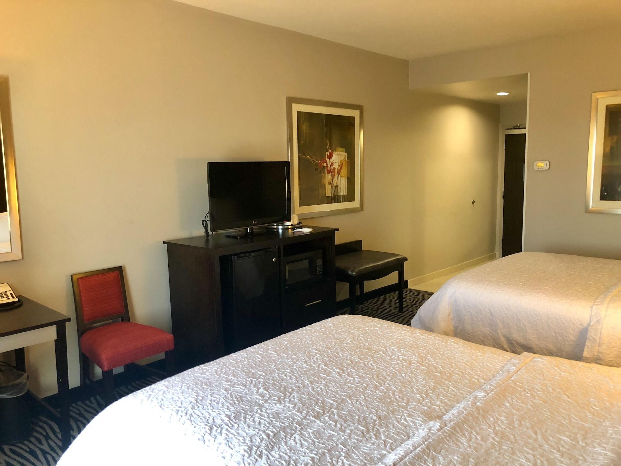 Hampton Inn And Suites Tulsa Central Kültér fotó