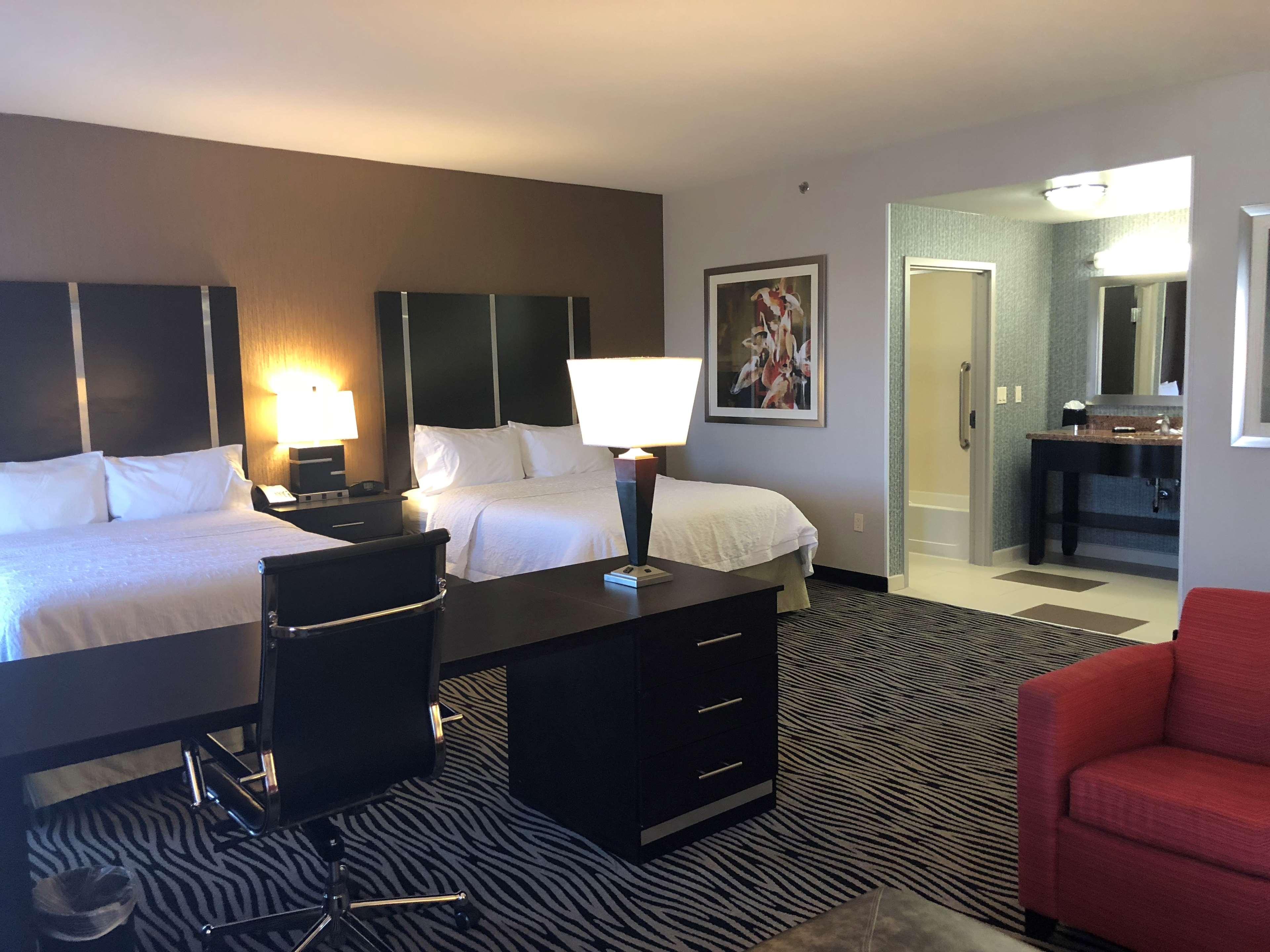 Hampton Inn And Suites Tulsa Central Kültér fotó