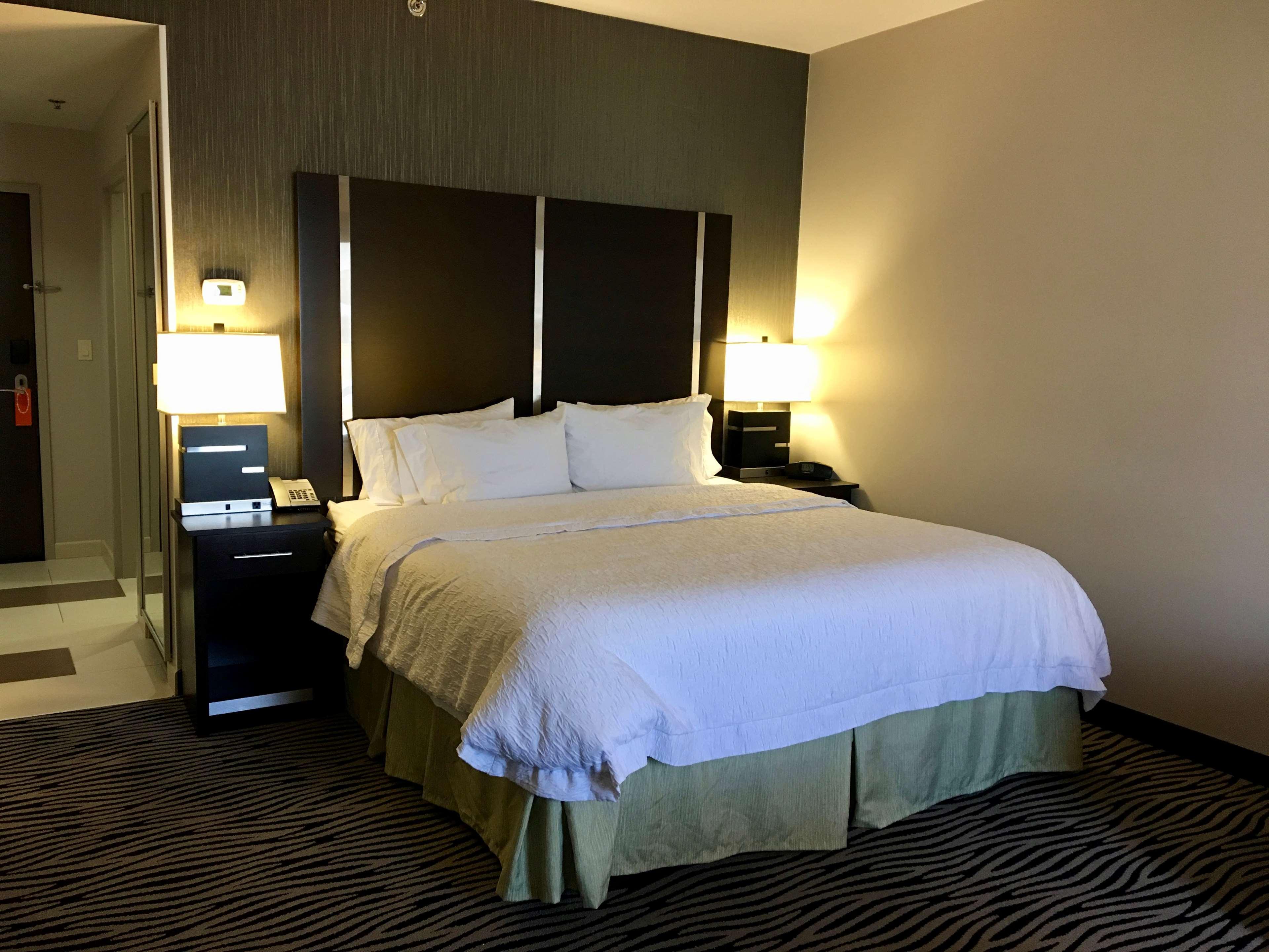 Hampton Inn And Suites Tulsa Central Kültér fotó