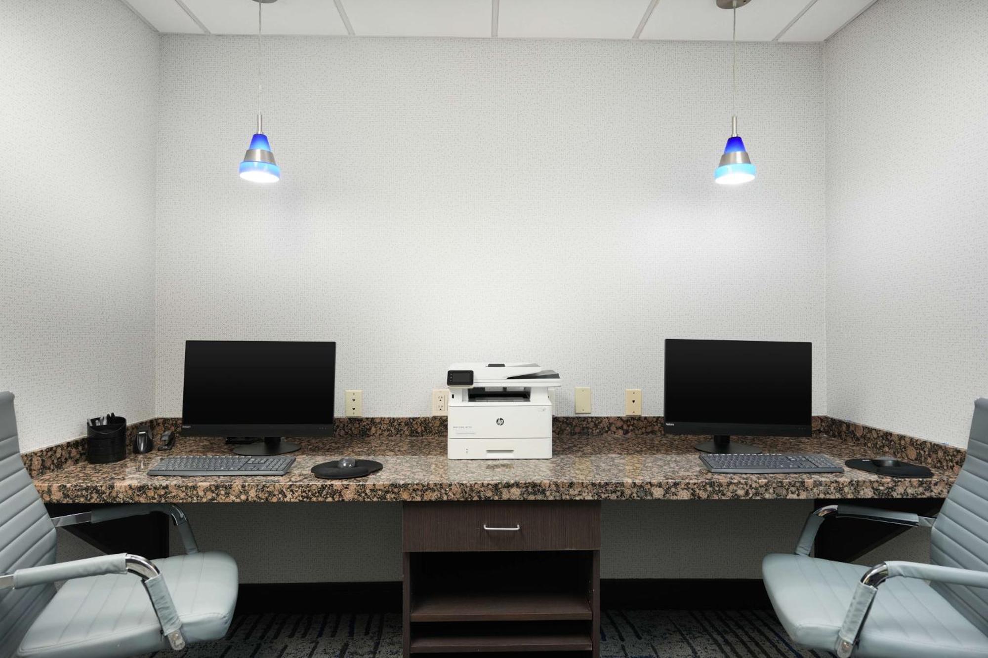 Hampton Inn And Suites Tulsa Central Kültér fotó