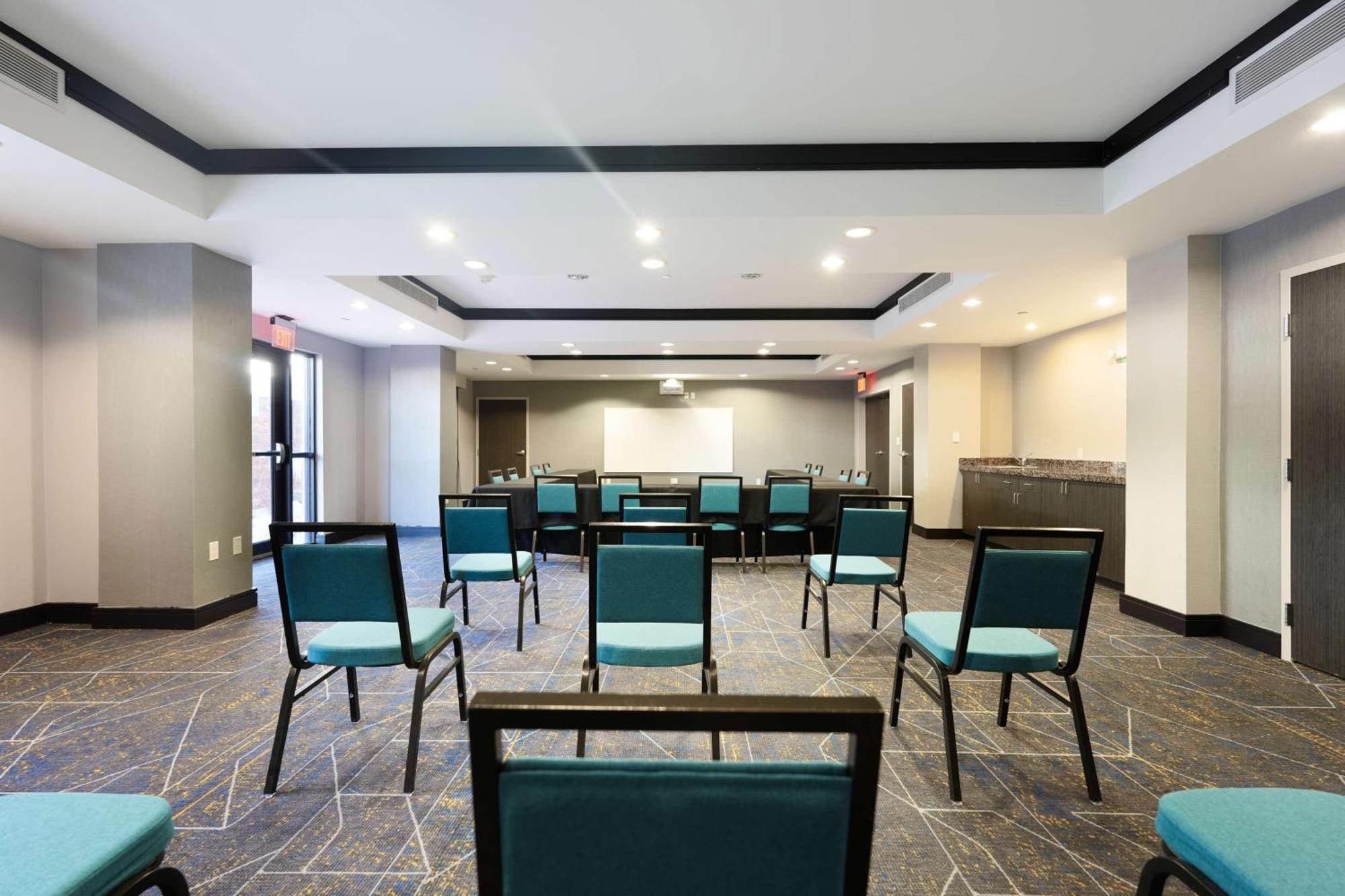 Hampton Inn And Suites Tulsa Central Kültér fotó