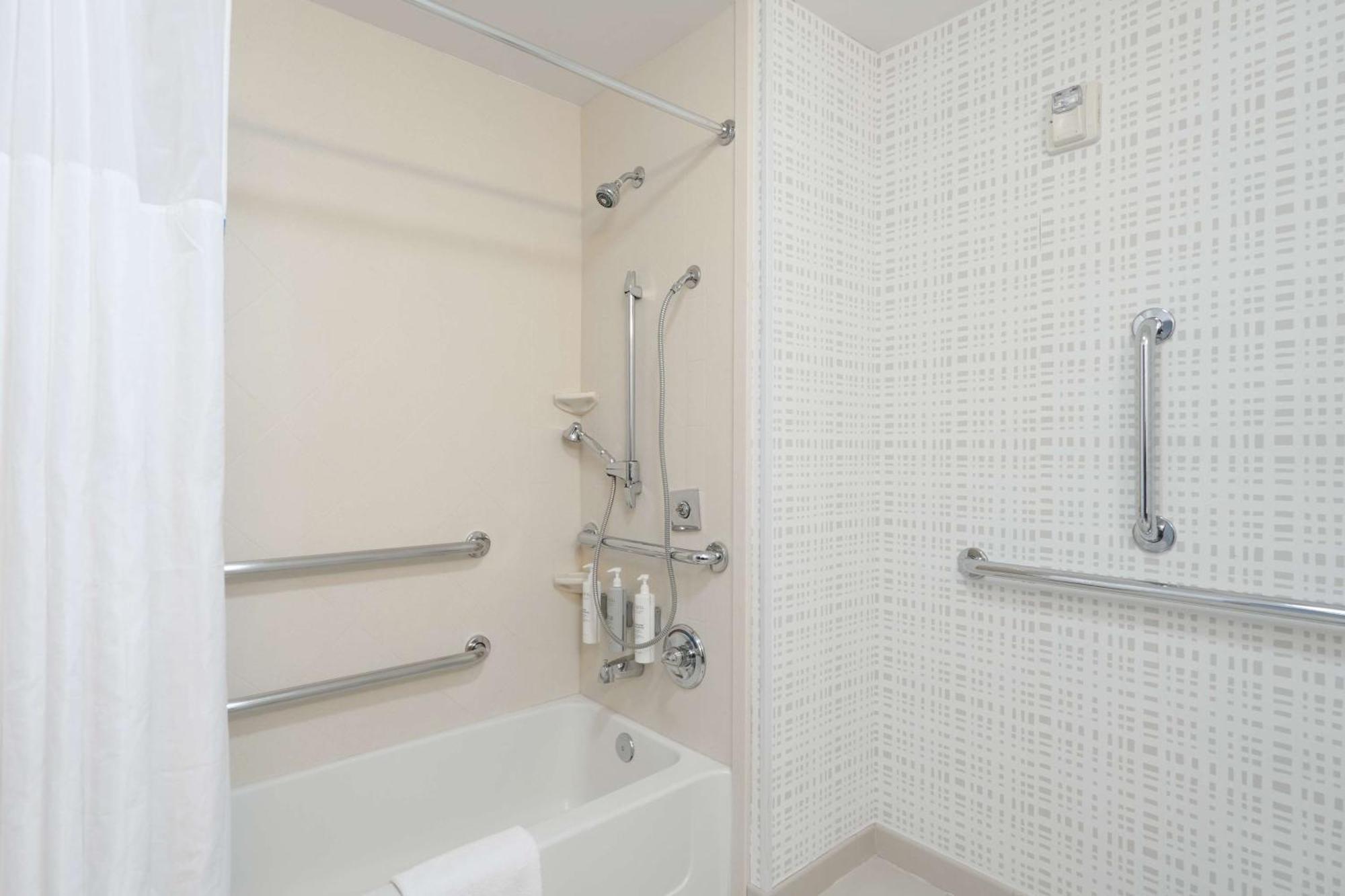 Hampton Inn And Suites Tulsa Central Kültér fotó